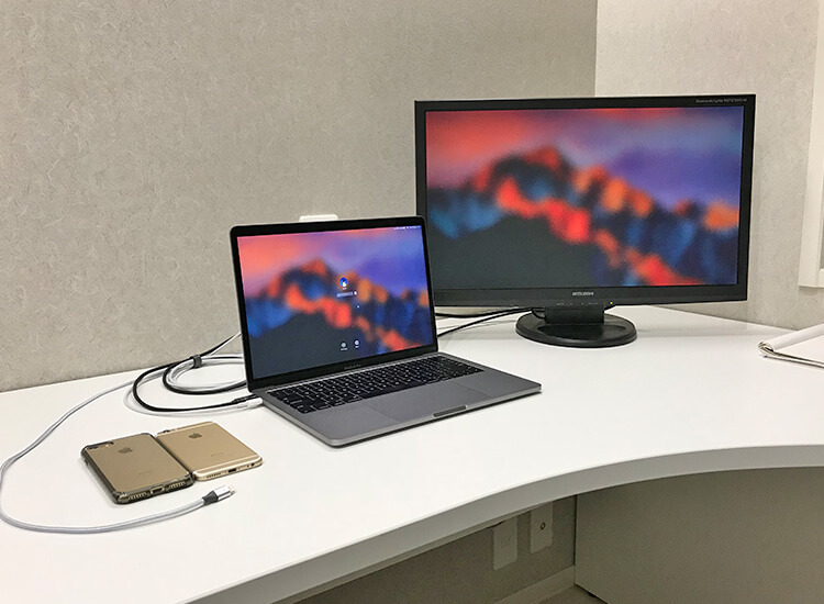 Garage デスクAF MacBookPro と 拡張モニタ